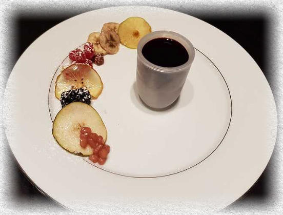 jus de mûres avec une composition d'automne