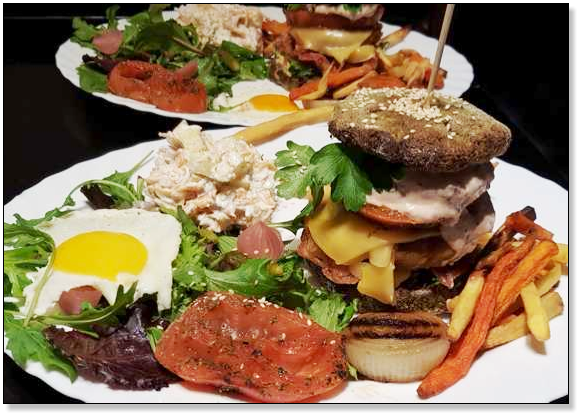 Burger de poulet avec un petit pain au brocoli