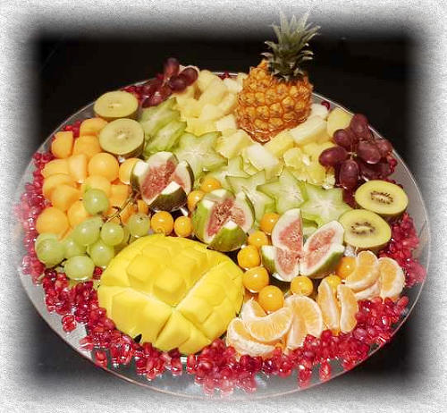 Plateau de fruits pour un buffet de desserts