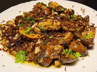 champignons met truffelsalsa en geraspte balsamico