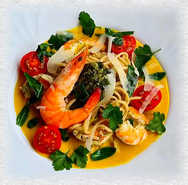 linguine with king prawns, saffron sauce