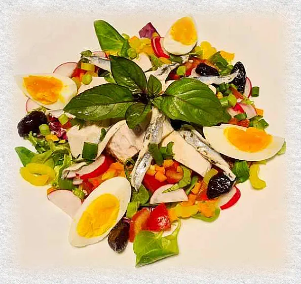 salad niçoise with fresh tuna and anchovy
