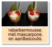 rabarbermousse met mascarpone en aardbeicoulis