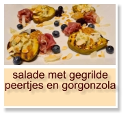 salade met gegrilde peertjes en gorgonzola