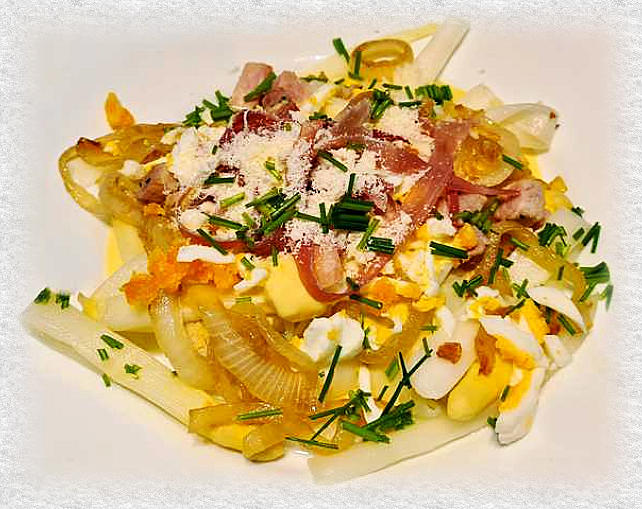 aspergetagliatelle carbonara met room