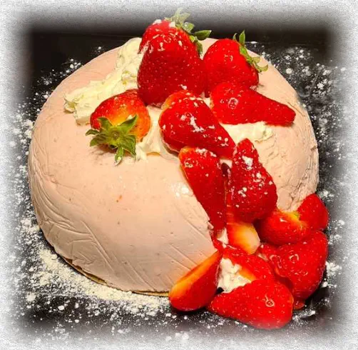 yoghurt cake with strawberries