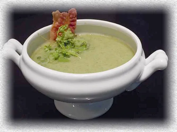 chervil cream soup with black radish