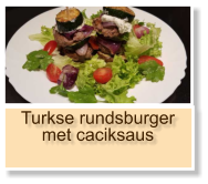 Turkse rundsburger met caciksaus