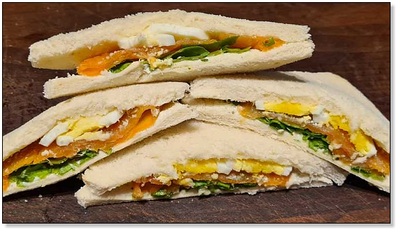 tramezzini met gerookte zalm